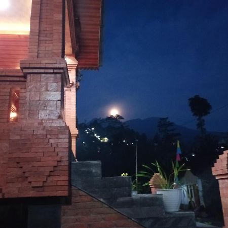Villa Pringgitan Tawangmangu Εξωτερικό φωτογραφία